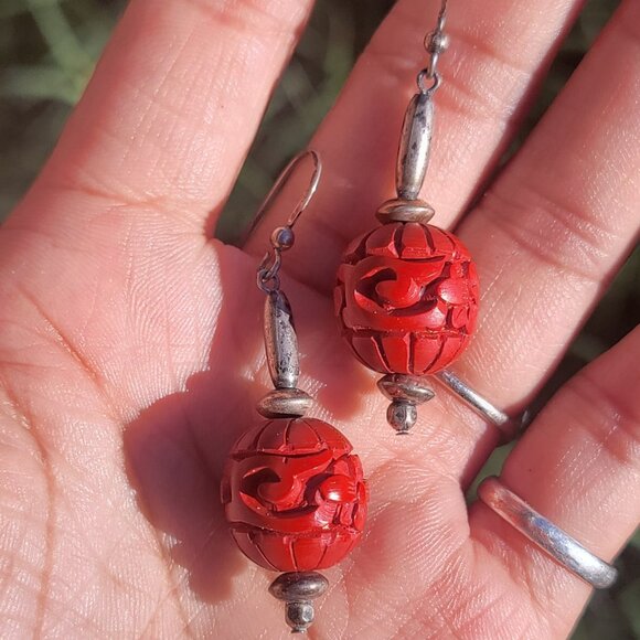 Gorgeous vintage 925 sterling silver carved red cinnabar flower swirl earrings - Picture 16 of 16